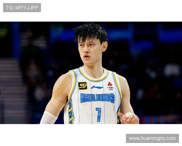 曾凡博的篮球之路:从青涩少年到职业赛场的璀璨新星