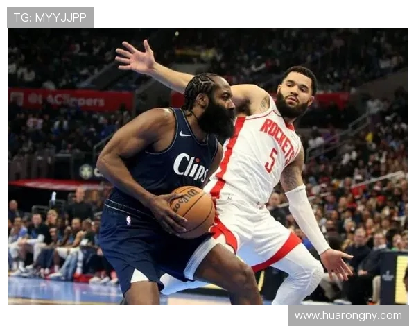 特雷杨领衔新赛季挑战NBA赛场的巅峰与荣耀