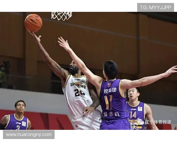 辽宁男篮对阵东莞赛事直播精彩瞬间回顾与分析