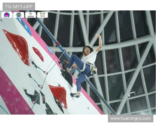 攀岩灵活性大比拼北京攀岩队荣获第一名称号